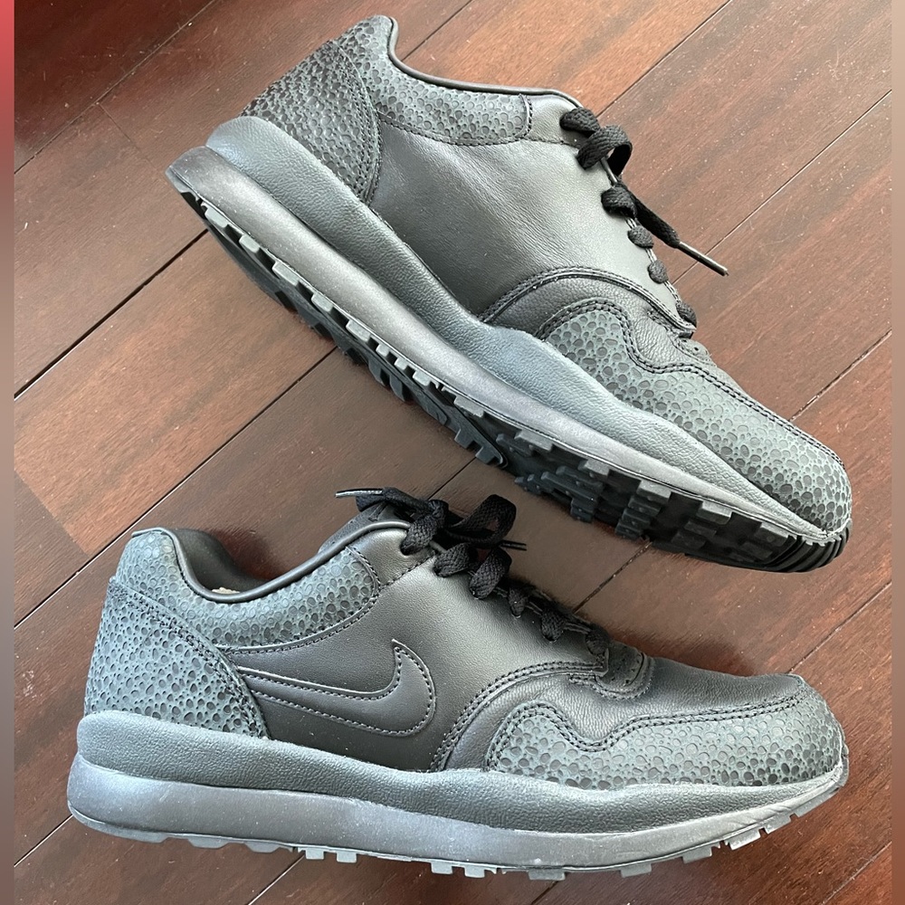 Nike Air Safari QS blackout triple black
